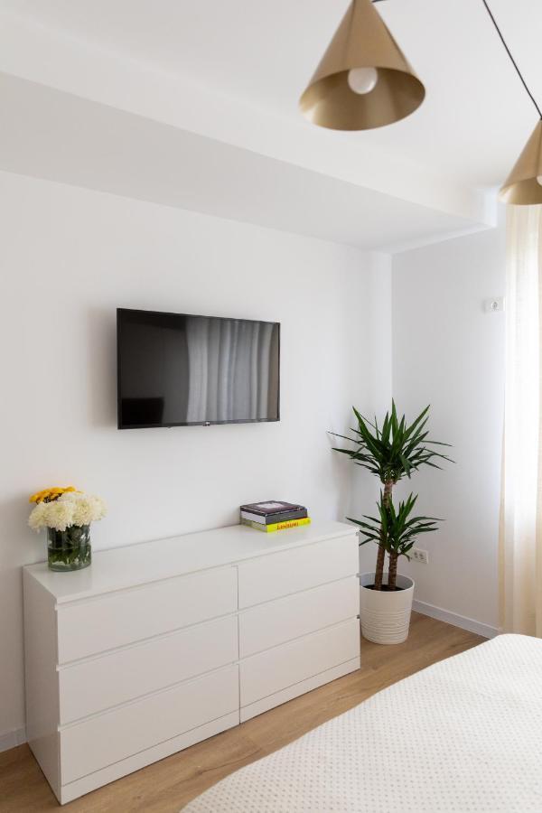 Studio 8 I One Bedroom Apartment I Airport I Therme Otopeni Exteriér fotografie