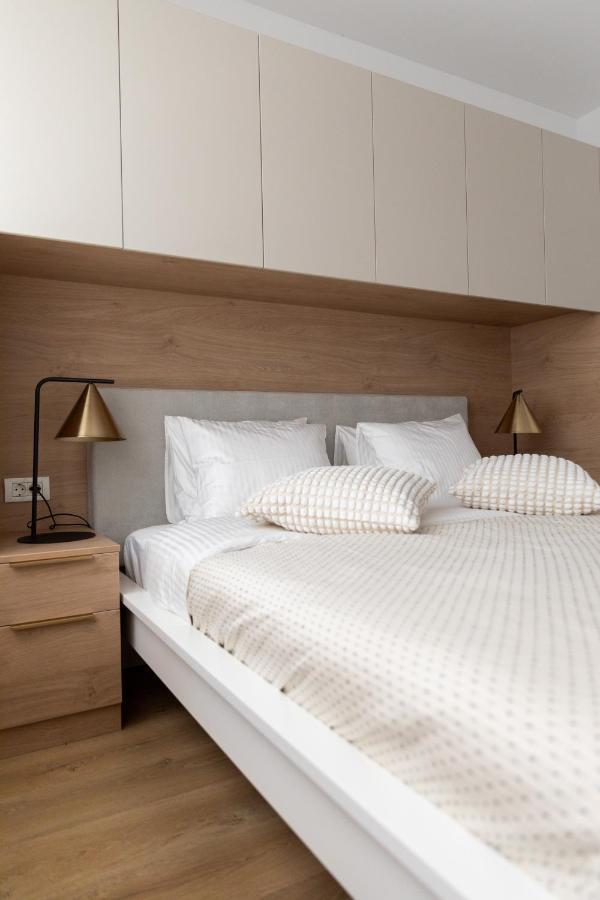 Studio 8 I One Bedroom Apartment I Airport I Therme Otopeni Exteriér fotografie